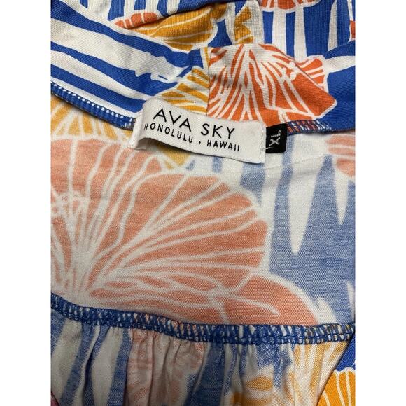 AVA SKY 3/4 XL Sleeve Button Down Top - Picture 3 of 3